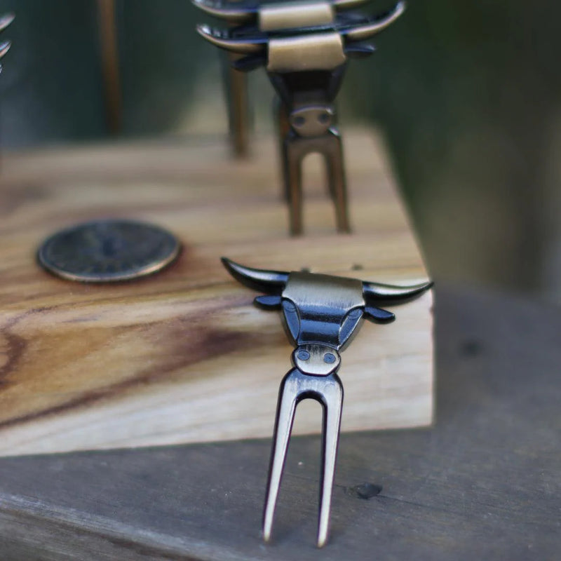 Kit Petisqueiro Bull Ouro Envelhecido com Base em Madeira
